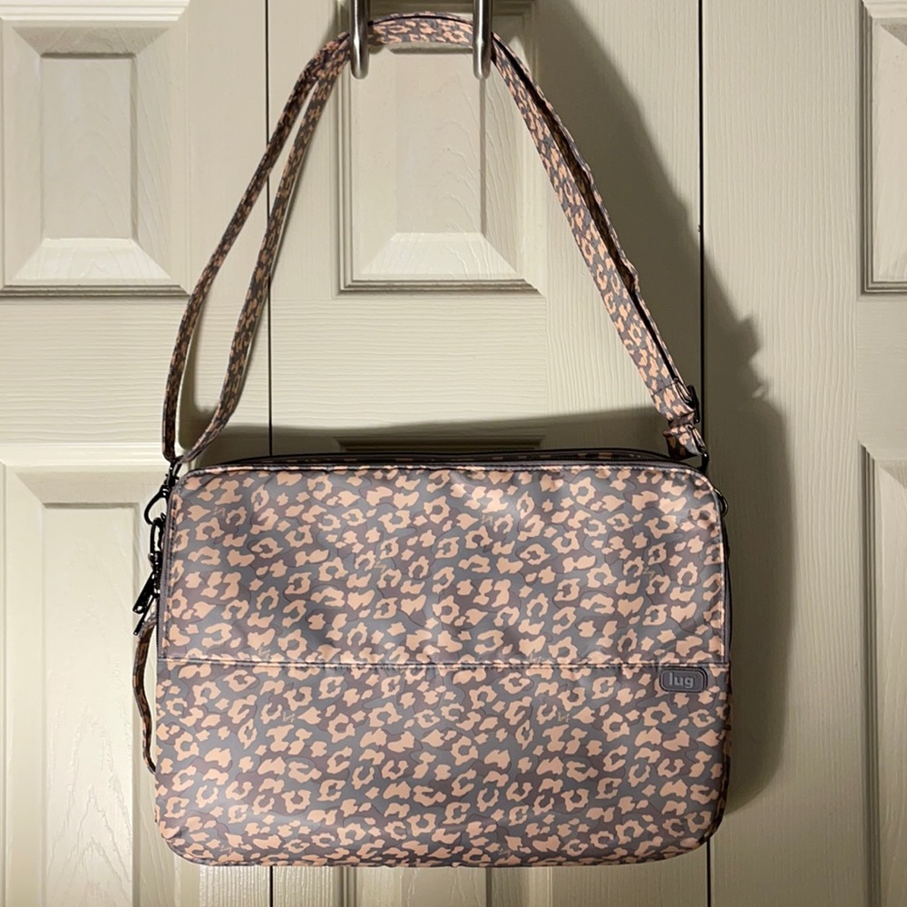 Lug DELTA leopard pearl laptop holder with strap💗